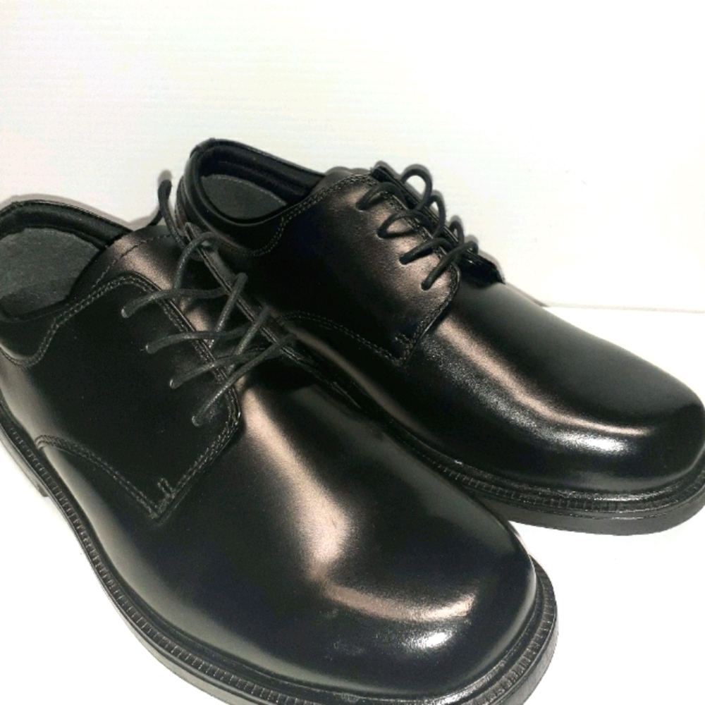 Men's dress shoes